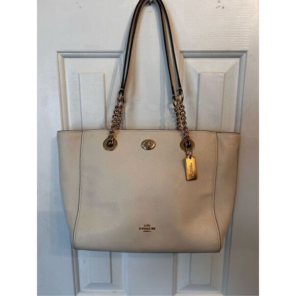 Coach TURNLOCK CHAIN TOTE 27 CHALK white or  Pebble Leather Shoulder Bab - Picture 1 of 9